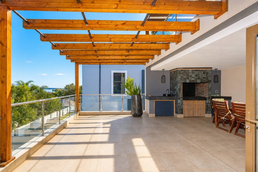 6 Bedroom Property for Sale in Birdwood Estate North West